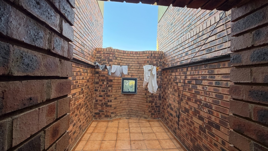 To Let 1 Bedroom Property for Rent in Dassie Rand North West